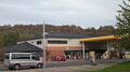 Shell: Shell forecourt.jpg